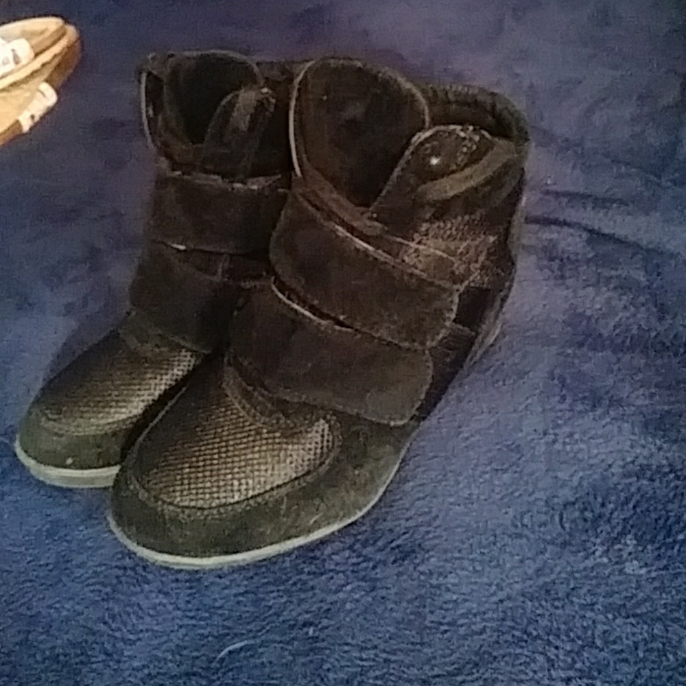 Super cute black wedge sneakers